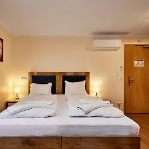 Отель Isha